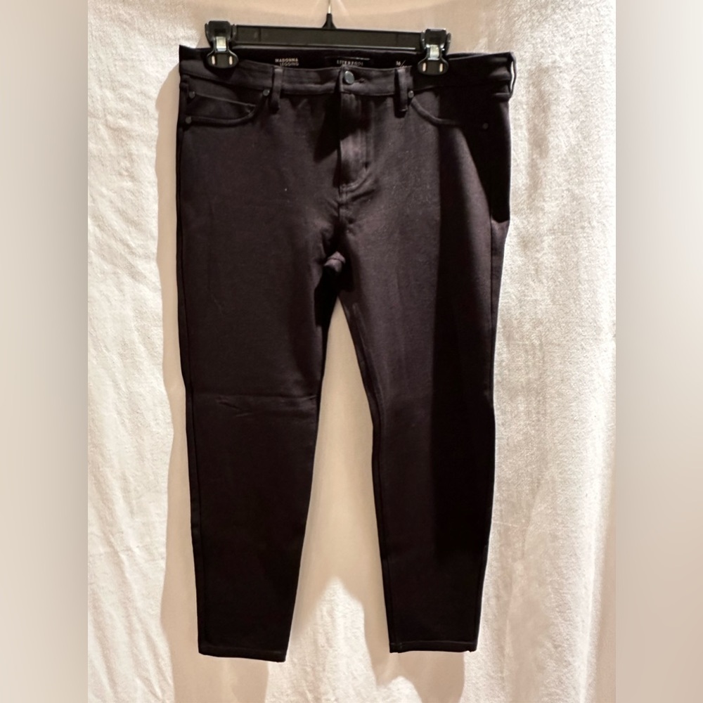 Liverpool Cropped Black Pants in Ponte Knit. Size 16